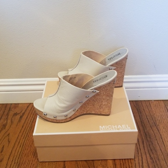 Michael Kors Belinda Wedge Size 9 - Picture 3 of 4